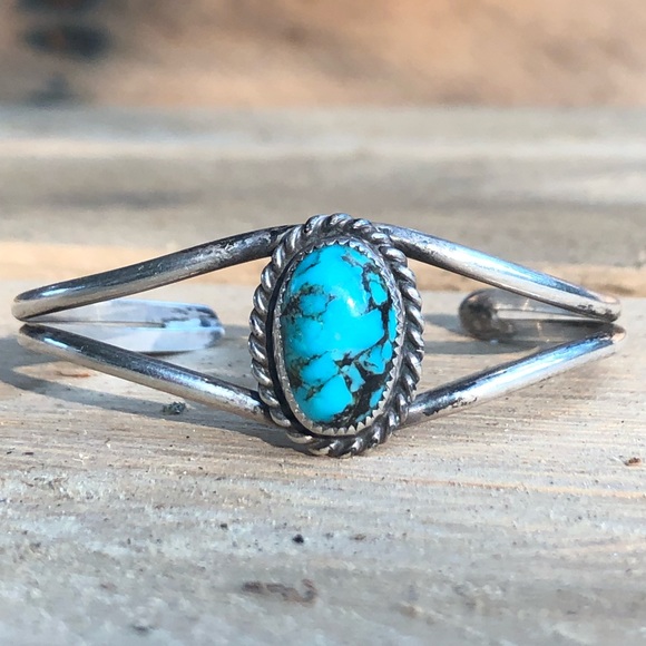 Vintage Sterling Silver Turquoise Cuff Bracelet - Picture 9 of 16